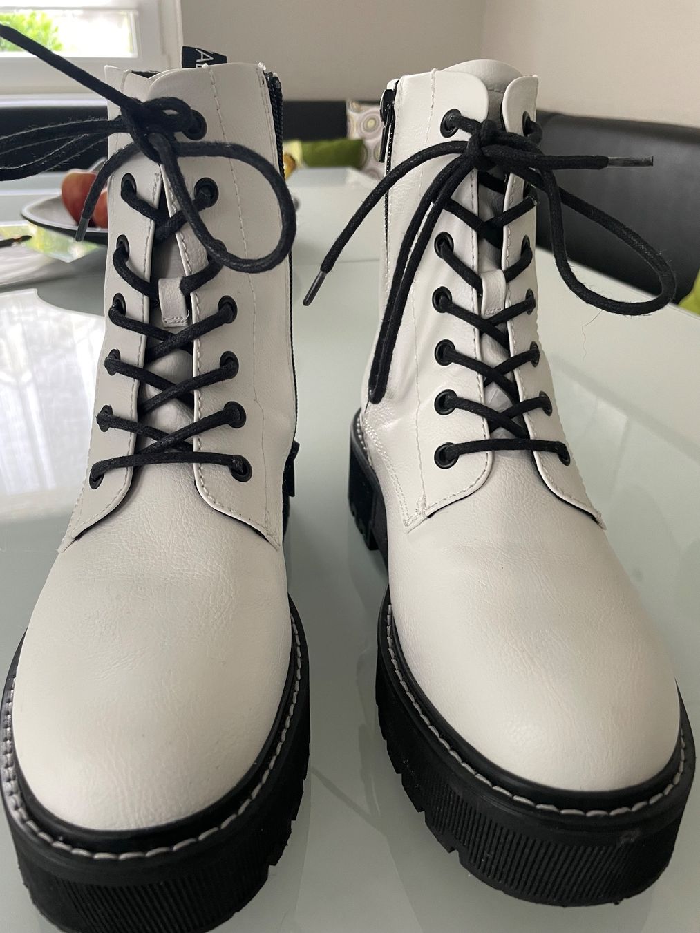 Damenschuhe: -damen -boots ,weiss , schaft 16 cm, gr.40 – Gebraucht aus Pfeffingen von Purzzeli 2