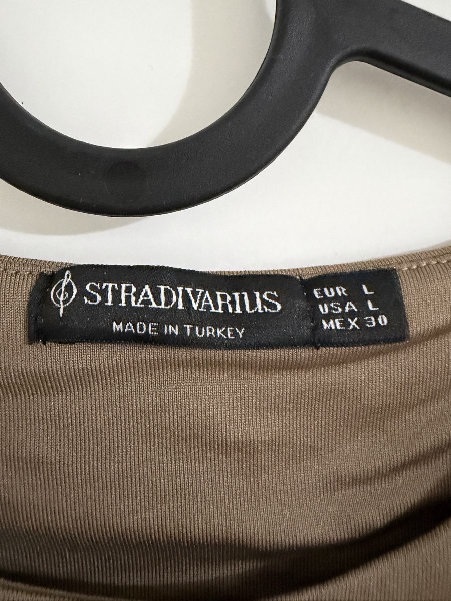 Stradivarius Tops: Body marron bon état – Gebraucht aus Monthey von Sevdije.Kololli 1