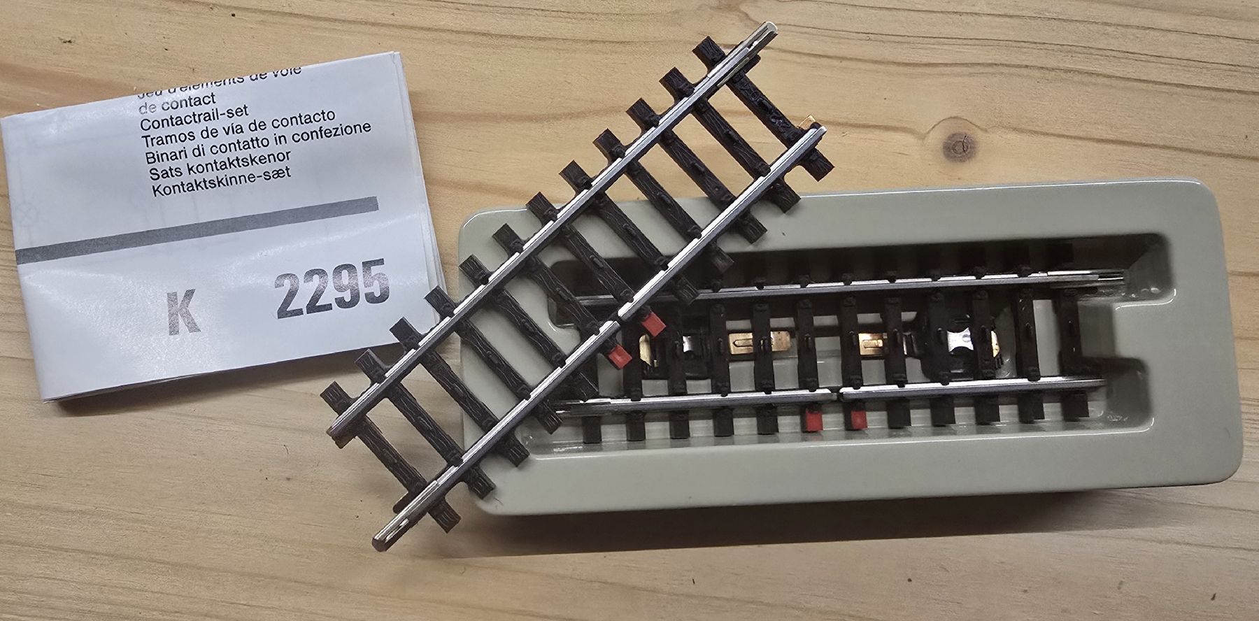 Märklin Modellini di ferrovie: rail de contact Marklin – Nuovo e nell'imballaggio originale da la cibourg venduto da t-m-a