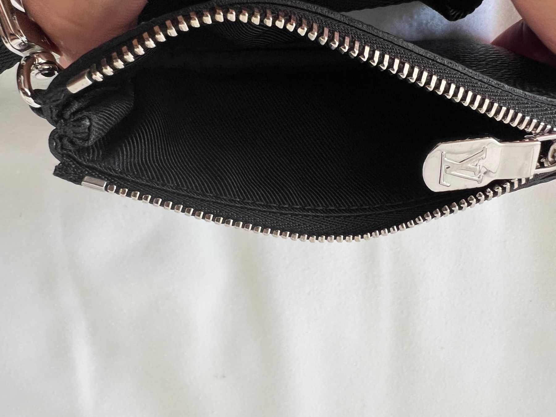 Louis Vuitton Borse: Louis Vuitton Tasche – Nuovo (secondo la descrizione) da Pratteln venduto da nik_h8yj 7