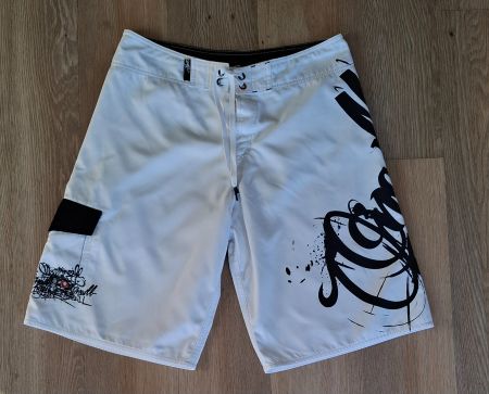 6011SE – Short de plage O’Neil – 33 (44-voir mesures)