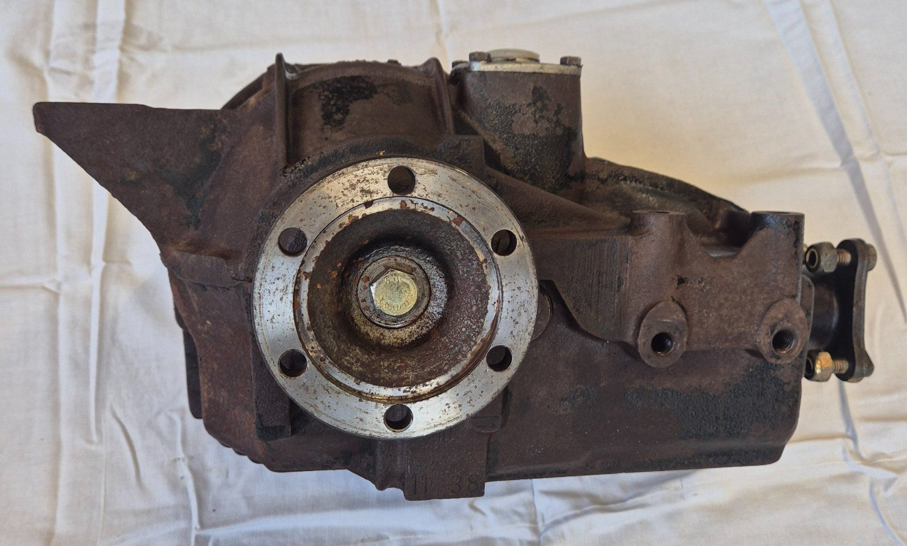 BMW Tutti pezzi di ricambio auto: BMW 2800, E3, Hinterachsdifferential ,3.45 : 1 Übersetzung – Usato da Bremgarten AG venduto da Osella5 2
