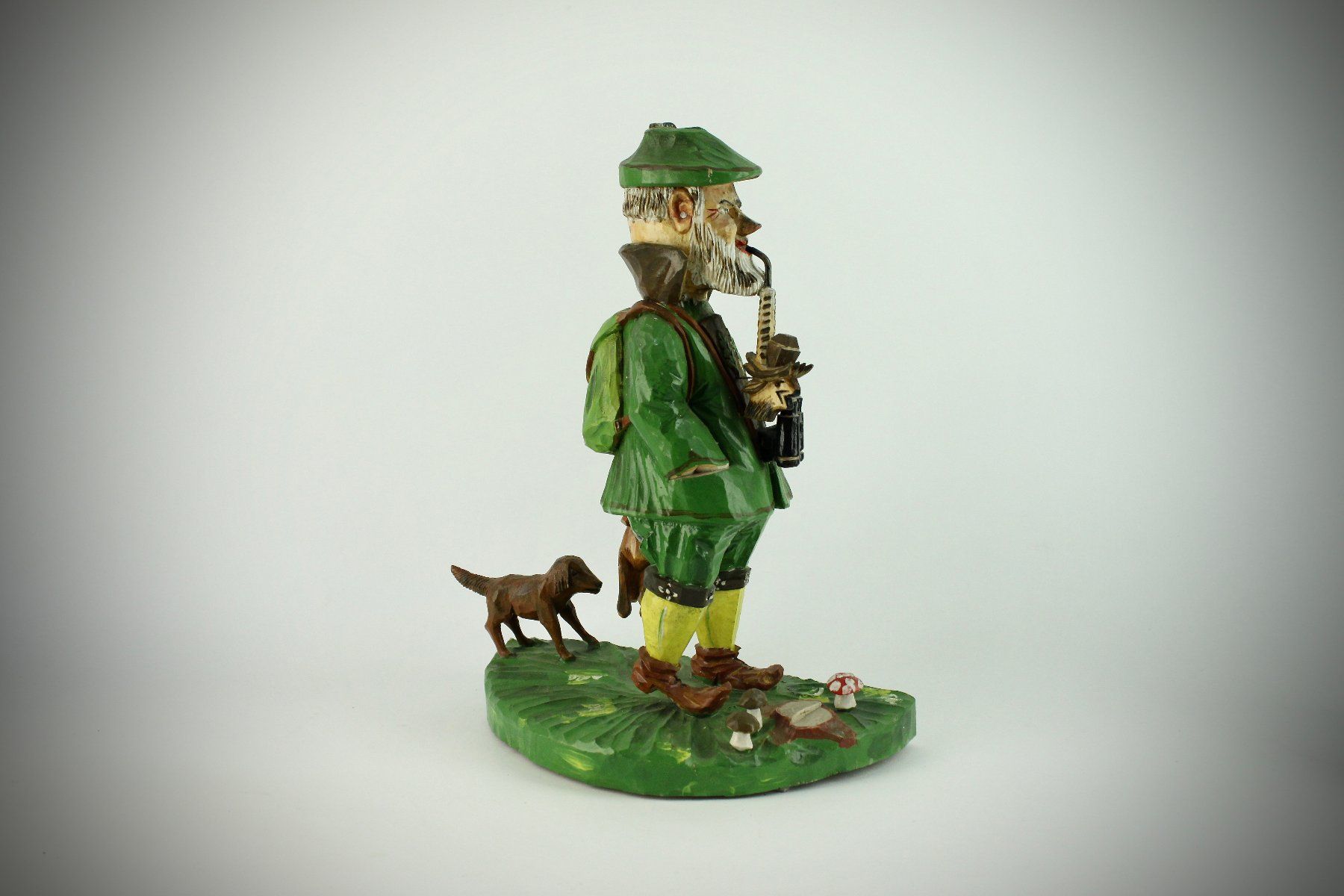 Statuette: JÄGERFIGUR, HOLZ GESCHNITZT. MONOGRAMMIERT HF. – Usato da Grandcour venduto da Flowerstyle 2