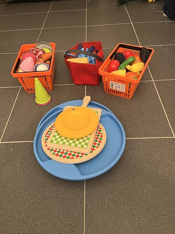 Spielzeuge: Spielküche mit viel Zubehör – Gebraucht aus Lenzerheide/Lai von soeri73 2
