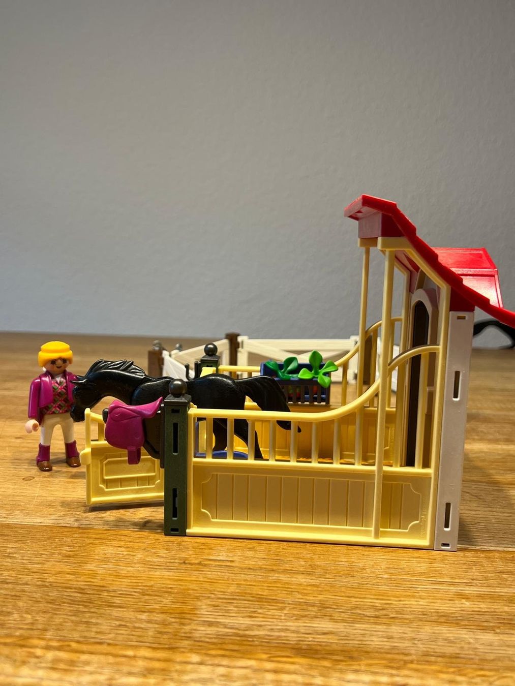 Playmobil Spielzeuge: Playmobil Pferdestall – Gebraucht aus Riehen von ste_7bbv