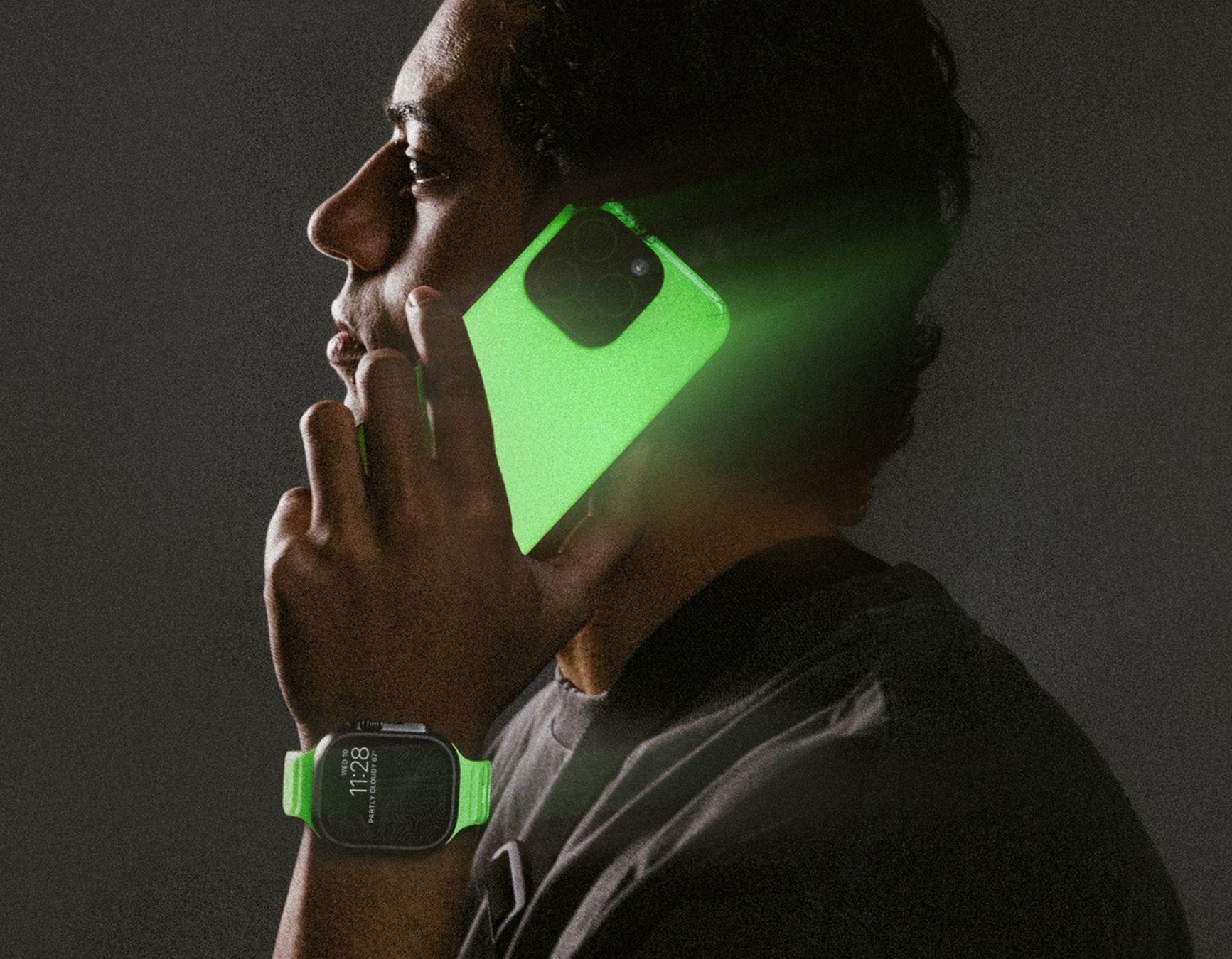Cover & Protezioni schermo: Nomad iPhone 15 Pro - Glow 2 - Ausverkauft! – Nuovo e nell'imballaggio originale da Maegenwil venduto da Ifussi 2