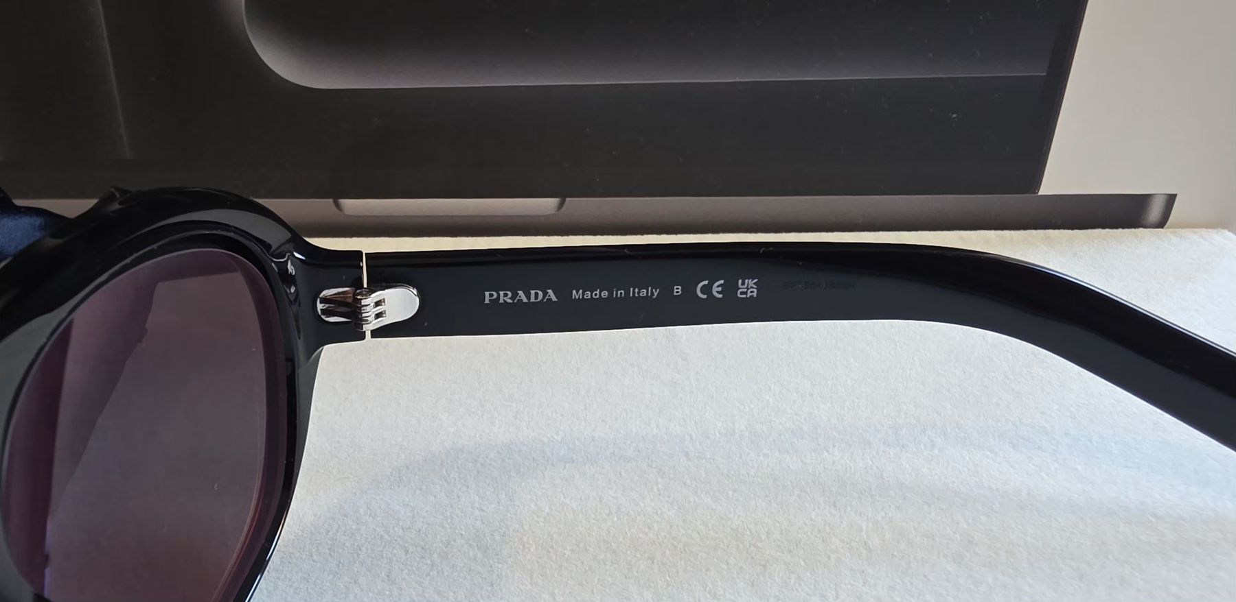 Prada Occhiali & Lenti: Sonnenbrille Praga (original) – Nuovo (secondo la descrizione) da Schwerzenbach venduto da Max460 4