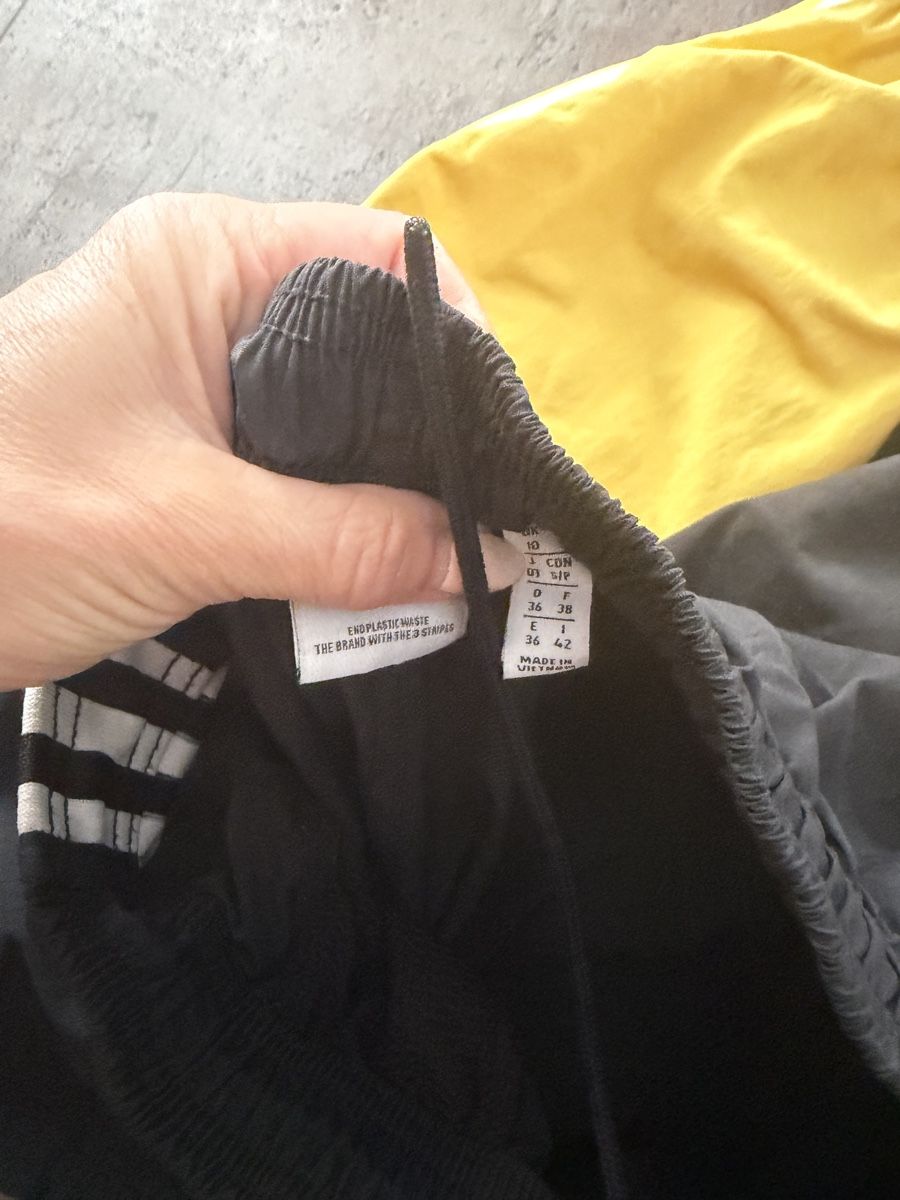 Adidas Pantaloni: Adidas Hosen – Usato da Neerach venduto da the_modern_mini 5
