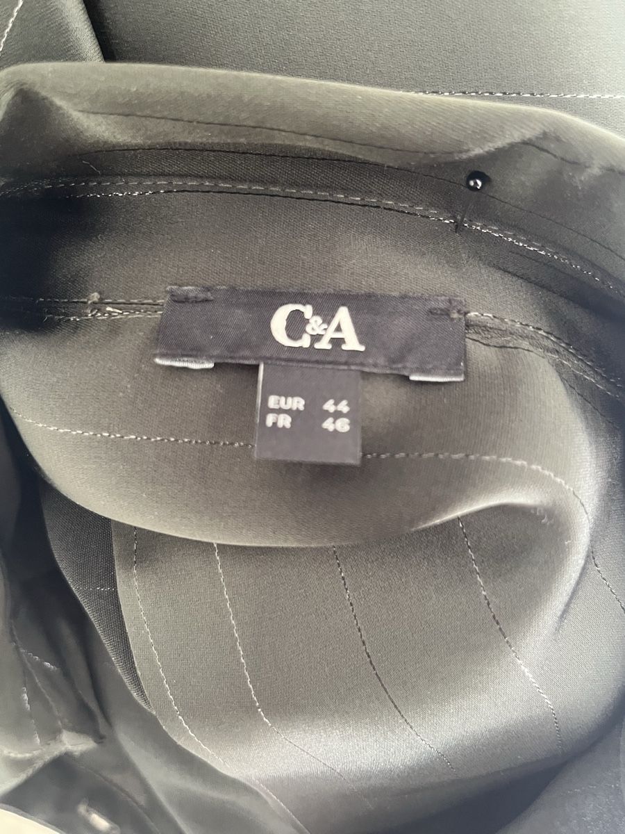 C&A Camicette: Schwarze Damenbluse mit silber Streifen Gr.44 – Nuovo e nell'imballaggio originale da Uster venduto da Corina0111114 7