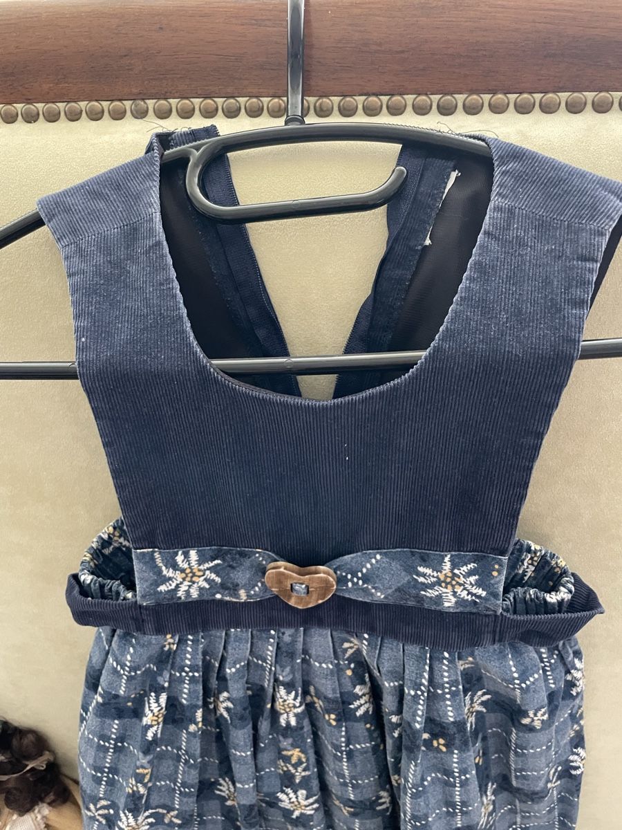 Vestiti & Gonne: Mädchen Dirndl Trachtenkleid Gr 104 dunkelblau  – Nuovo (secondo la descrizione) da Emmenbrücke venduto da Ladyboutique 4