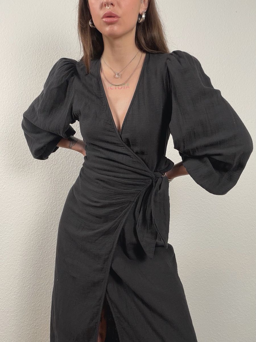 Kleider: Black Wrap Dress with Puff Sleeves – Gebraucht aus Knonau von Grapesvintage 1