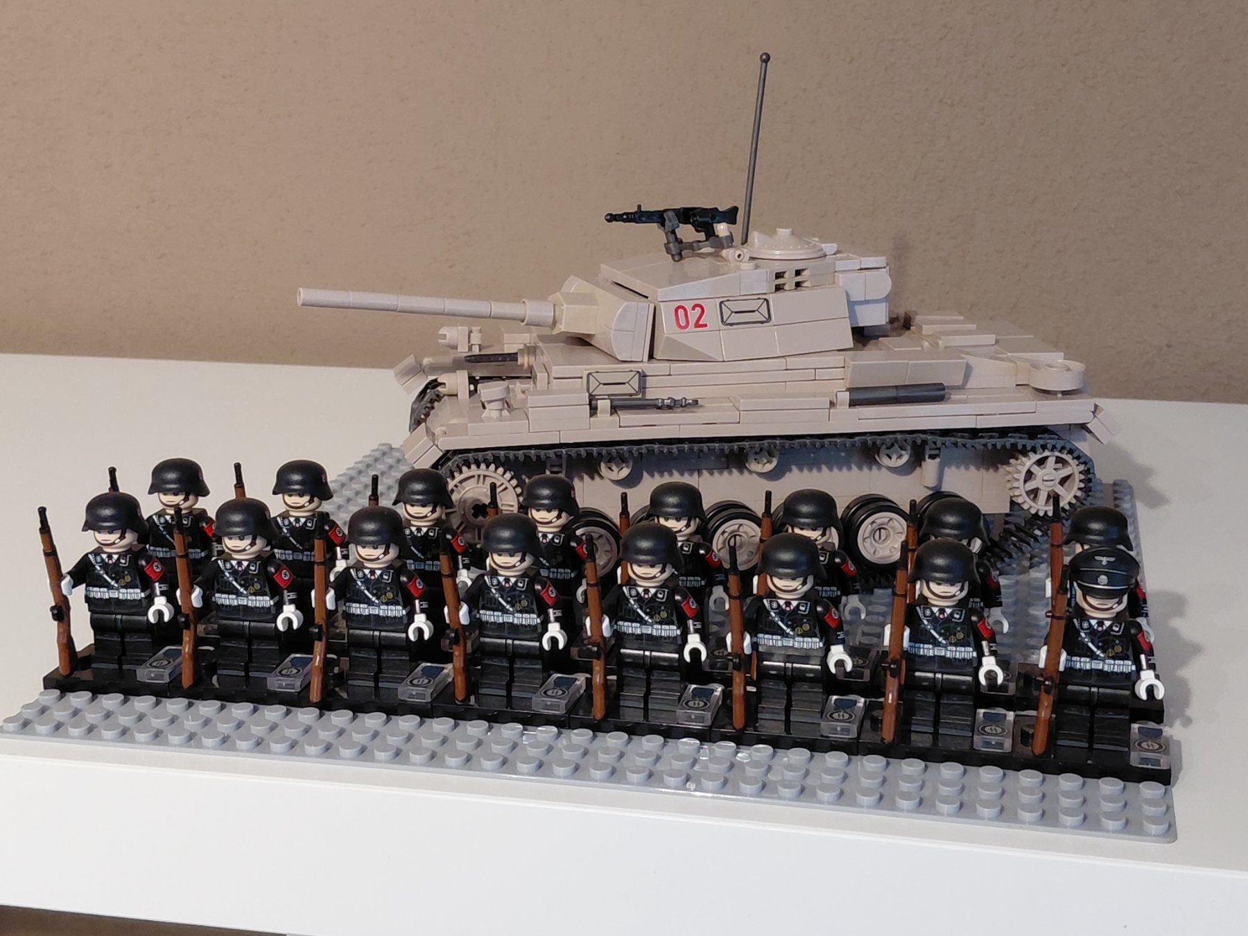 Kit di modellismo & Modellini statici: Panzer III mit Soldaten – Usato da Sirnach venduto da sonnebeck