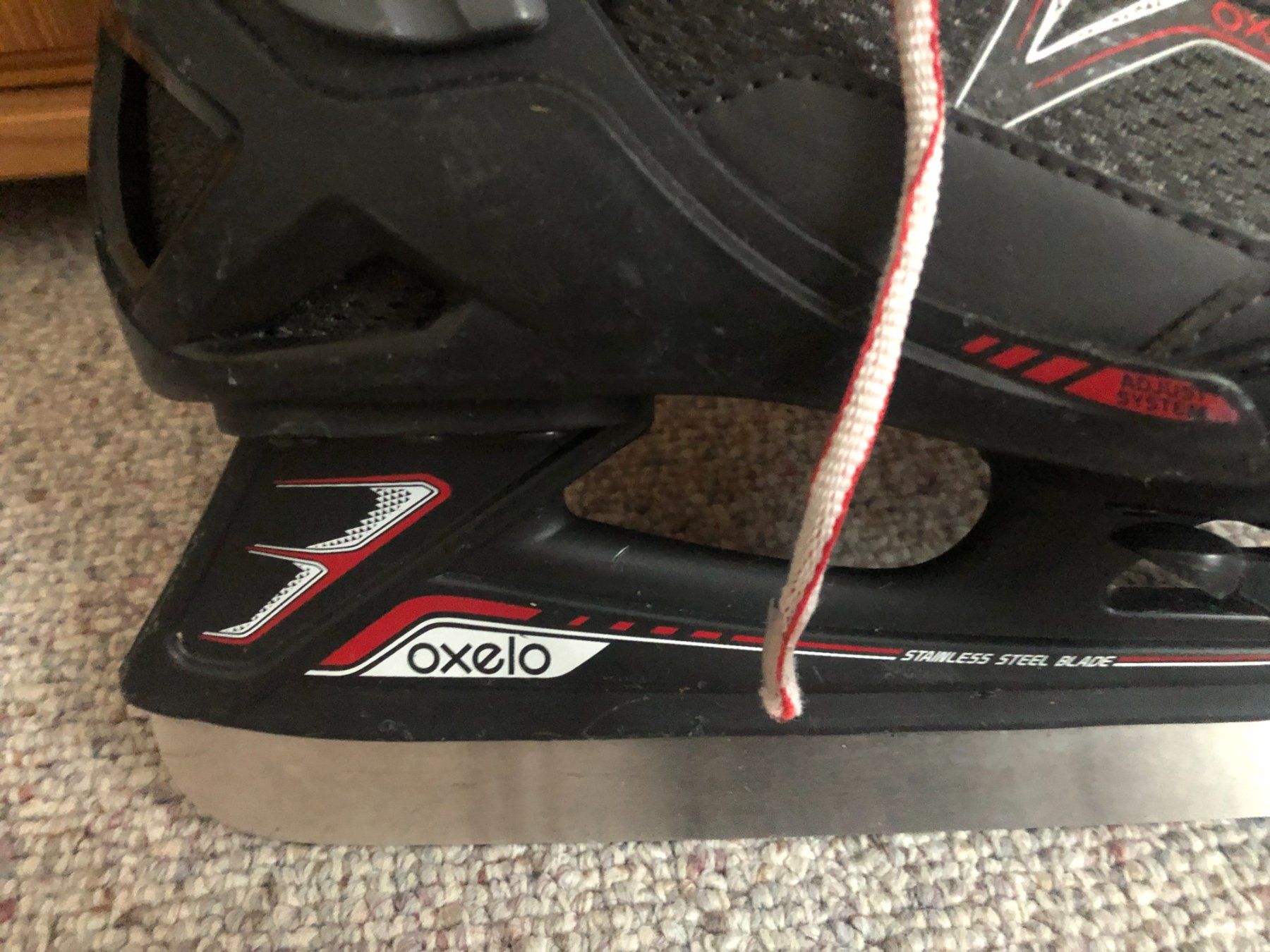 Oxelo Pattini da ghiaccio: Schlittschuhe Oxelo Gr. 32 -35 – Usato da Bassersdorf venduto da sammelfloh 2