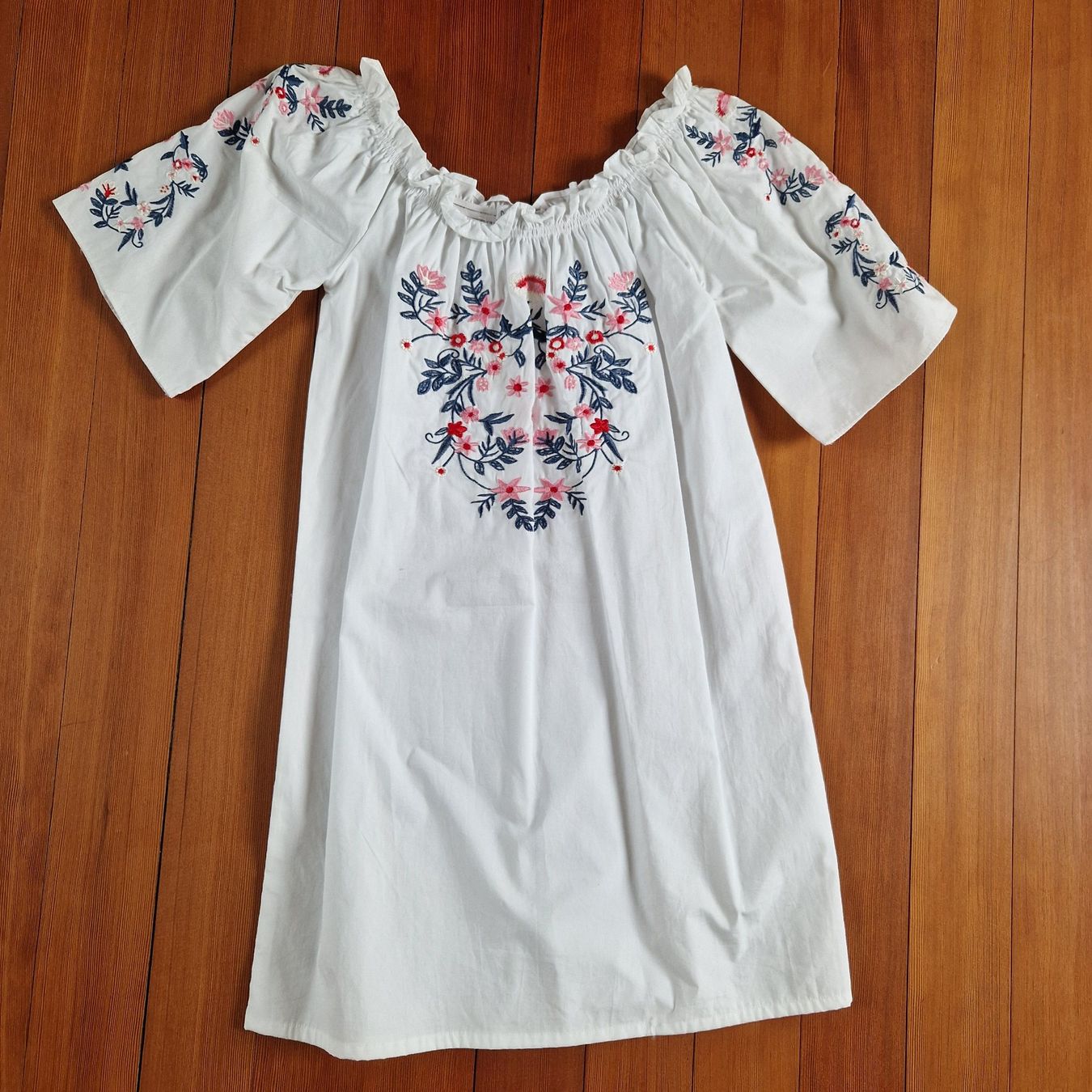 Robes: Weisses Kleid von AMISU Gr 36 – D'occasion à Muttenz par bebbi523