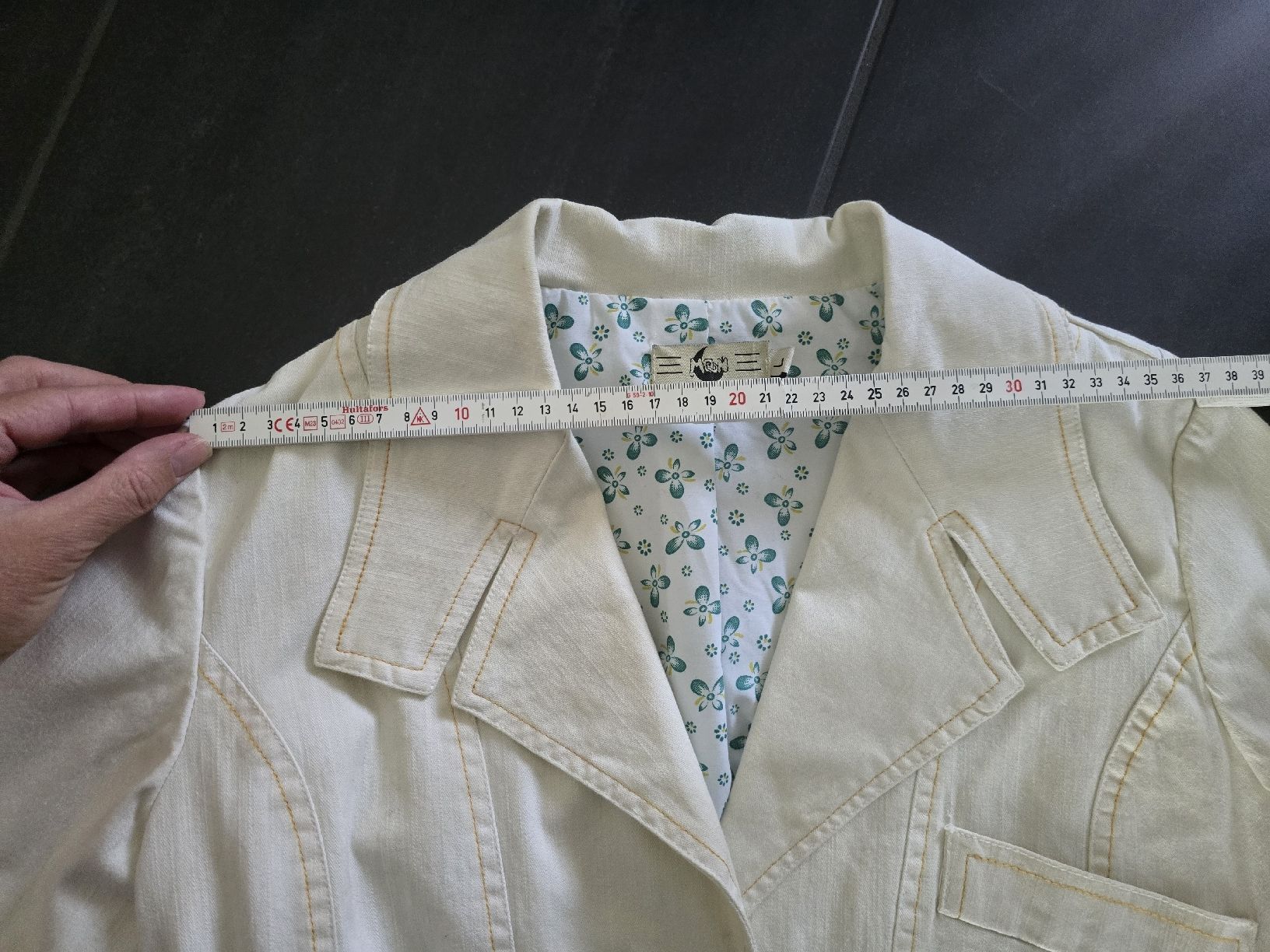 Jacken: Kurzjacke Damen beige Grösse M-L – Gebraucht aus Unterentfelden von Panda-87 3