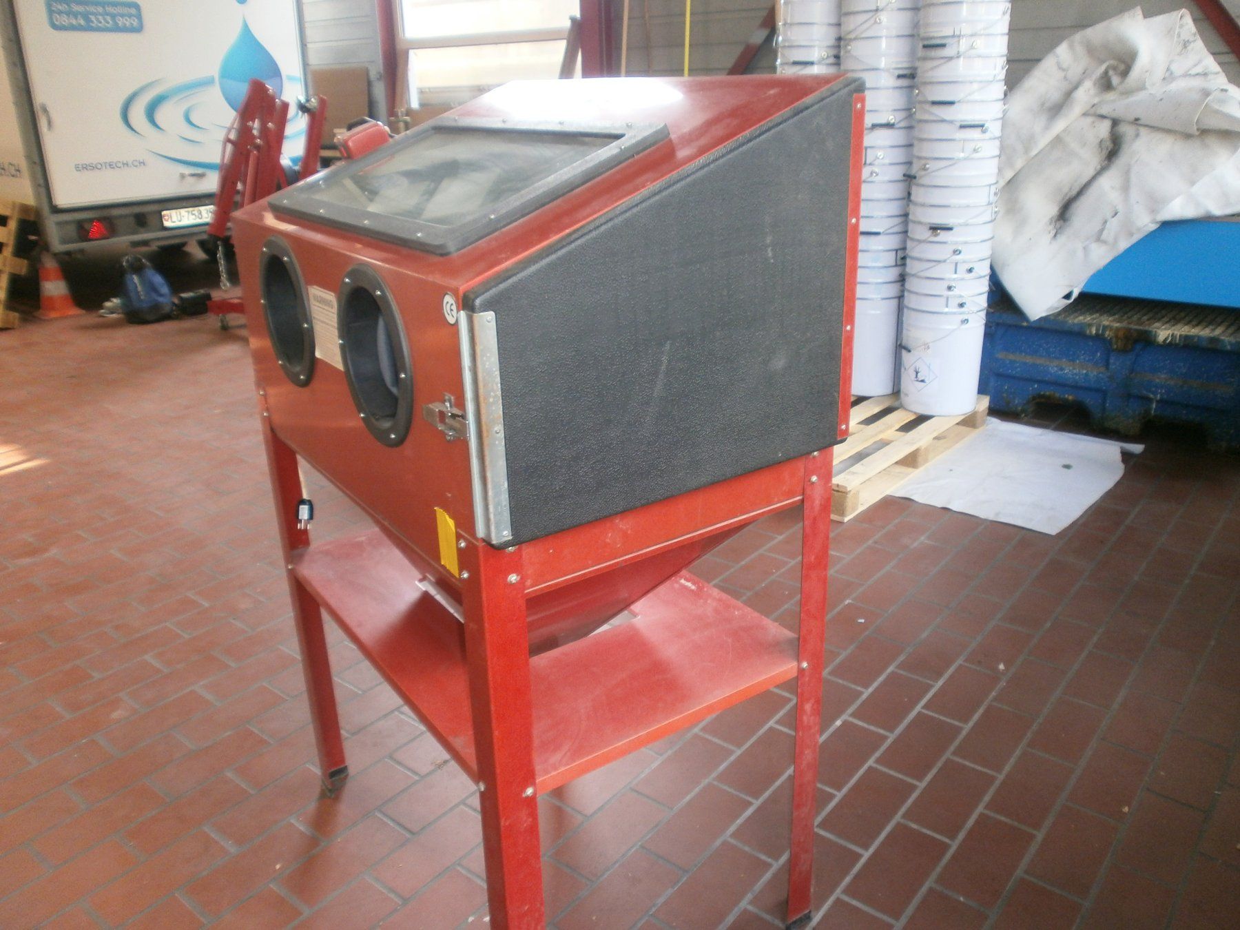 Toutes les machines: Sandstrahkabine 220 Ltr. – D'occasion à Basel par Pecaros 2