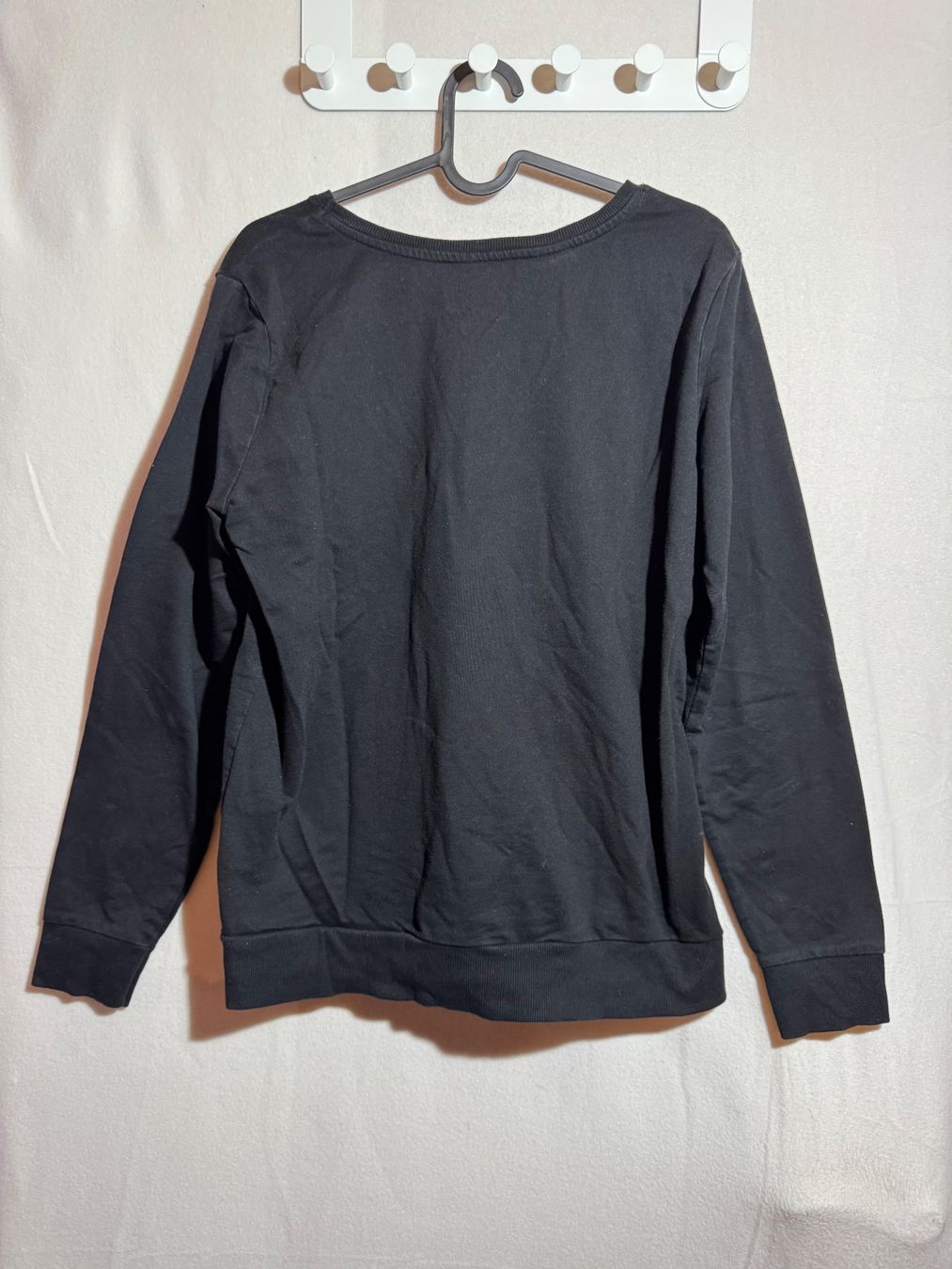 Maglioni & Felpe: Schwarzer Disney Minnie Maus Pullover Gr. L – Usato da Grosswangen venduto da SALE_SALE_SALE 4