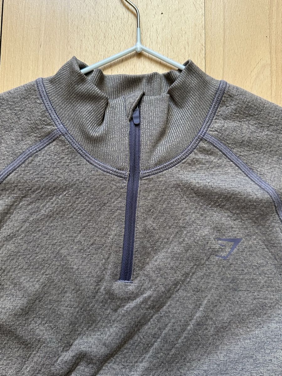 Gymshark Top: Gymshark Pullover grau Groesse S neuwertig – Usato da Zürich venduto da sagres_5 1