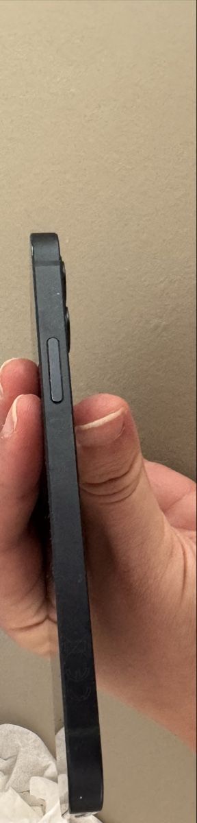 Apple Telefoni cellulari / Smartphones: Iphone 12 schwarz, 64GB – Usato da Zürich venduto da Laura543 5