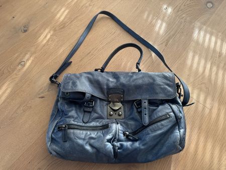 Miu Miu Tasche Ledertasche Blau Top Zustand Sommer 2023 N...