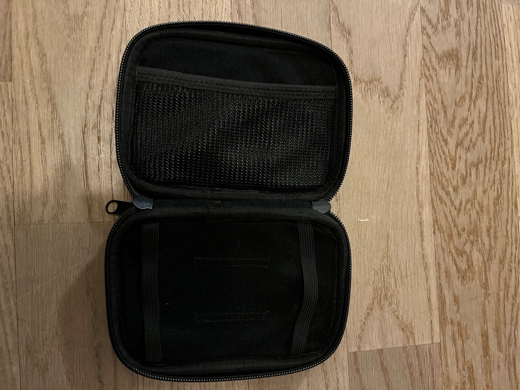 Hama Cover & Protezioni schermo: Navi Schutzhülle – Usato da Winterthur venduto da gia_8tbw 2