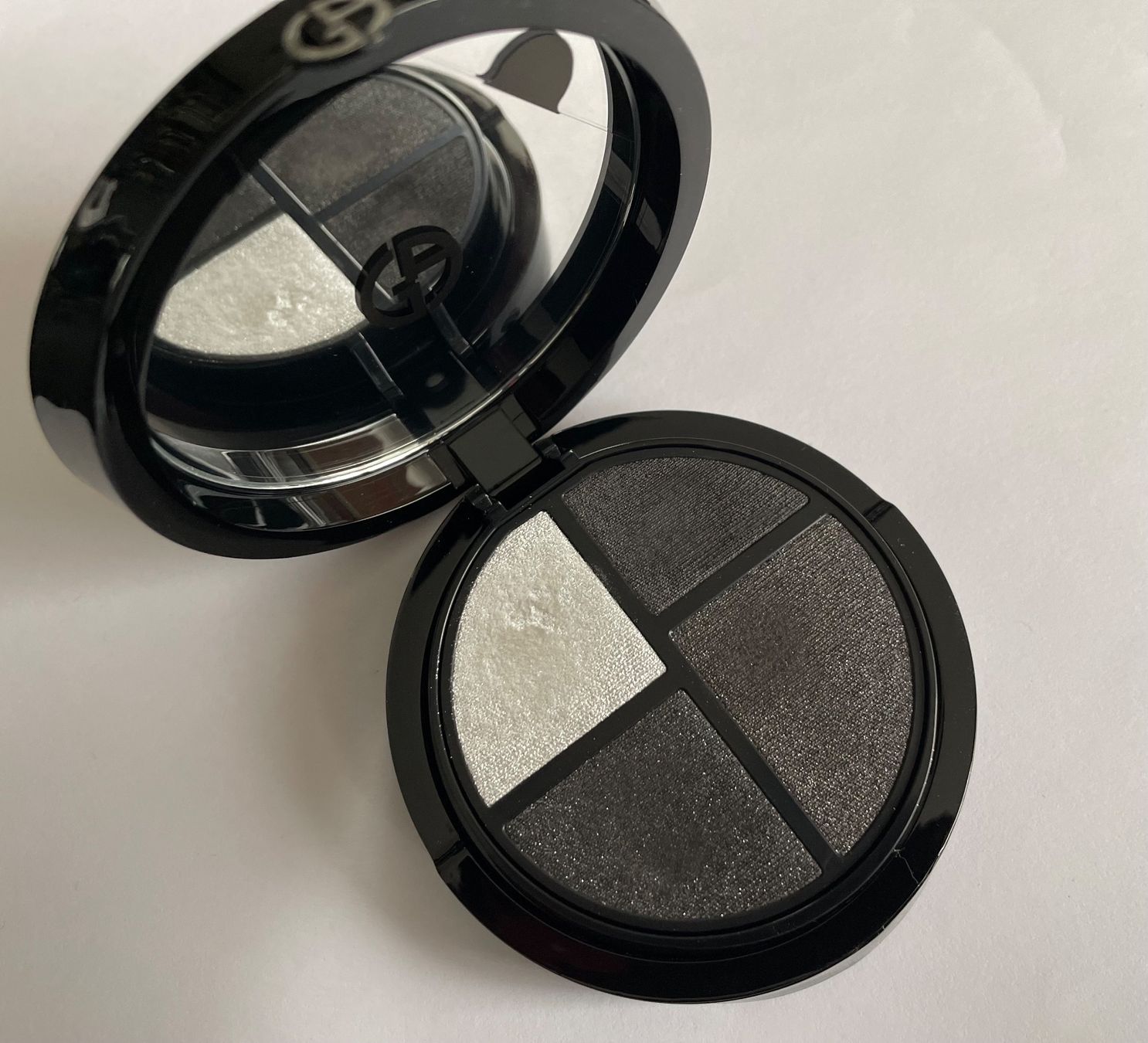 Armani Make-up: ARMANI Lidschatten Palette NP. 84.90 – Gebraucht aus Rüfenacht BE von Milena_1 3