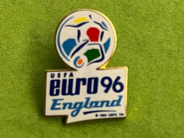 Un ours comme mascotte de l'UEFA Euro 2024 organisé en Allemagne, à