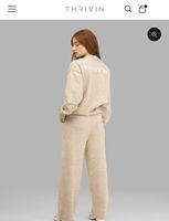 Thrivin matching set, size M-L! Knit! New with tags