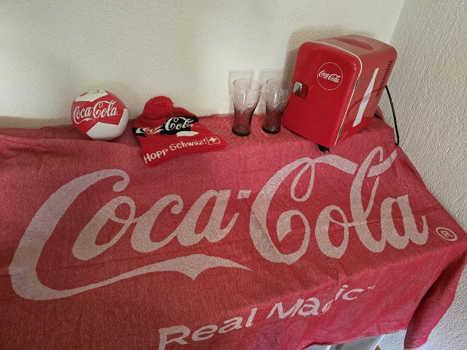 Kühlschrank: Coca Cola Set mit mini Kühlschrank – Gebraucht aus Steffisburg von Denischristen01
