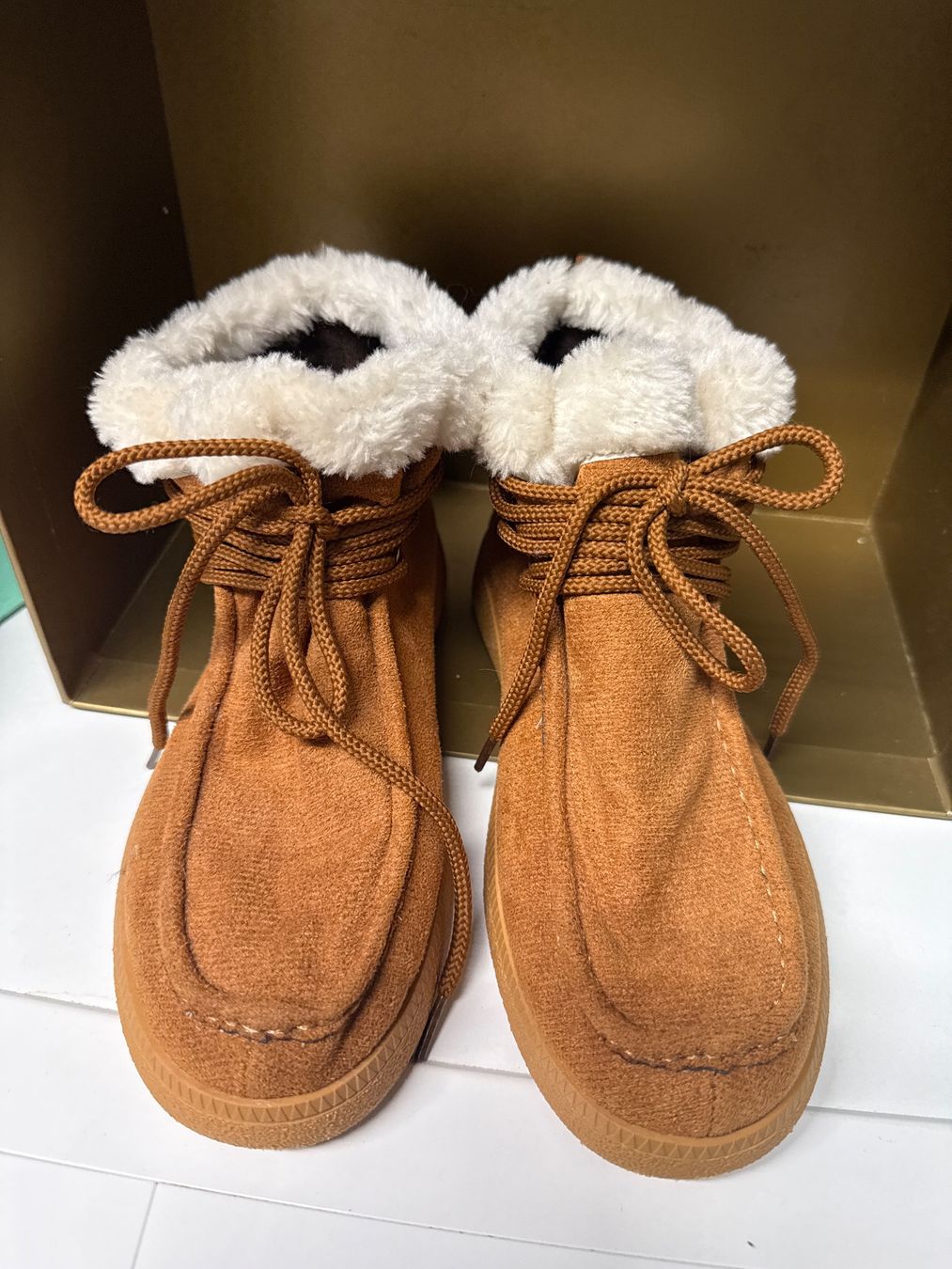 Scarpe da donna: HAUSSCHUHE gr 37 – Usato da Birr venduto da WalkyriaM