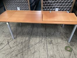 Heller holziger Bürotisch Schreibtisch Lista 80x 180-260cm