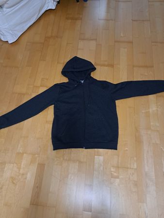 Graue Kapuzenjacke Grösse M, Ideal für kühle Tage 🧥