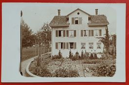 Ober-Wetzikon 1913 - Haus mit Familie