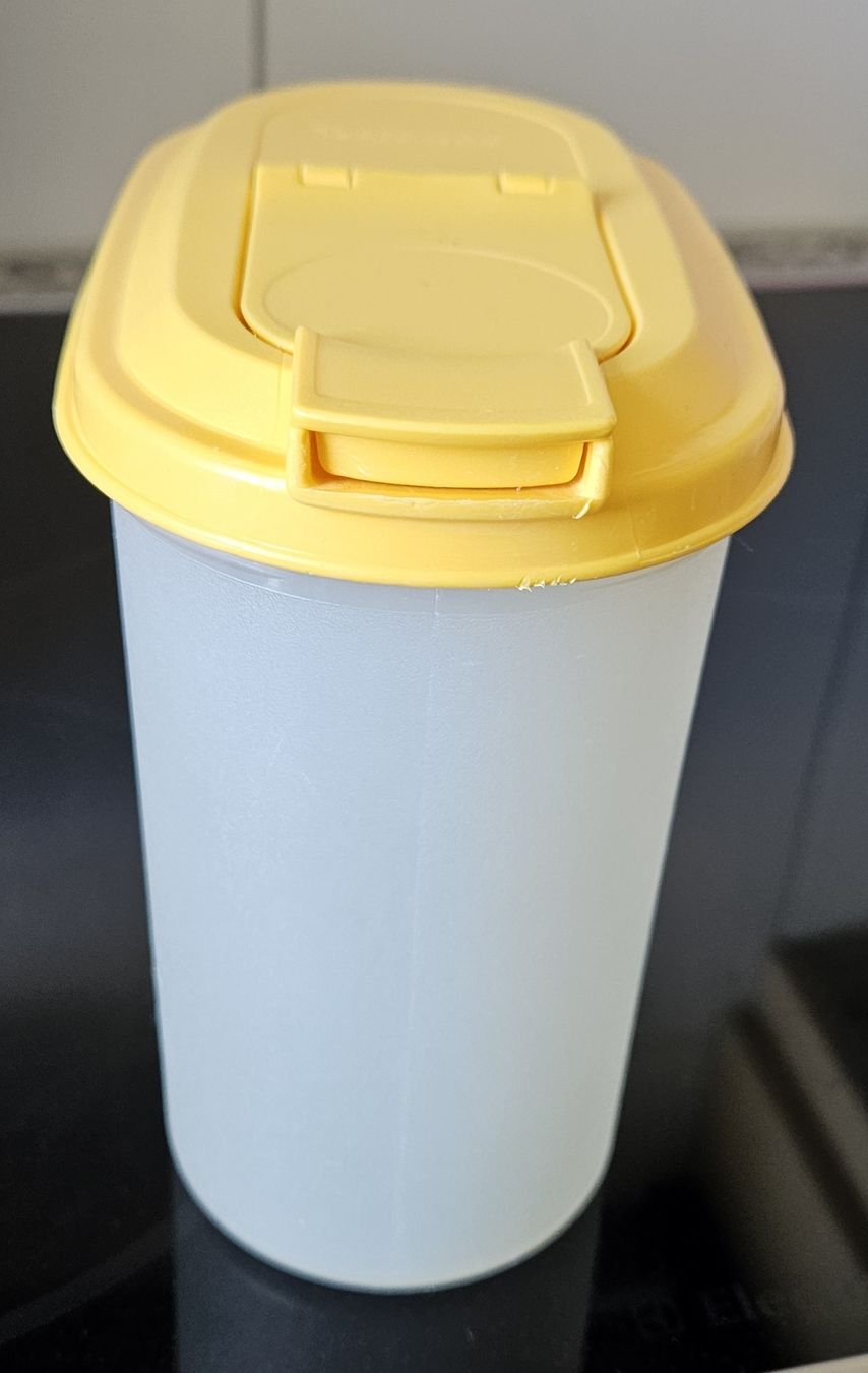 Tupperware Contenitori & Simili: Milchkrug 1l  – Usato da Hasle b. Burgdorf venduto da buddle32 2