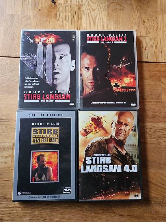 Tutti i DVDs: Stirb Langsam 1-4 – Usato da Blankenburg venduto da kat_hx7f