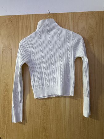 Pullover mit Rollkragen weiss Zopfmuster Grösse M 