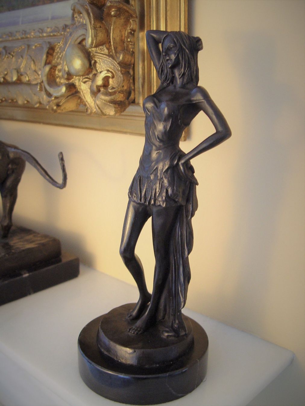 Sculture & Statue: Grosse weibliche Bronze Skulptur – Usato da Rotkreuz venduto da Dobermann5 1