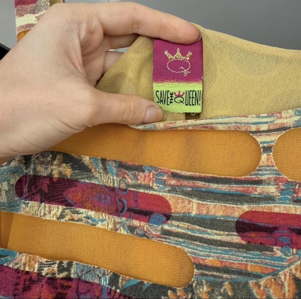 Lotti di vestiti: Save the queen colorful mesh tank top – Nuovo (secondo la descrizione) da Lausanne venduto da Sasharadulova 4