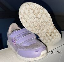 Turnschuhe Gr. 24