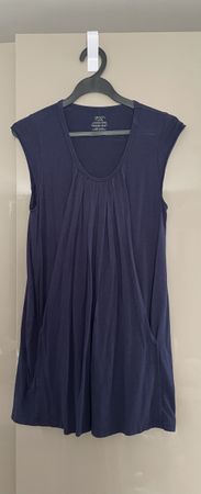 Green spring breastfeeding friendly top