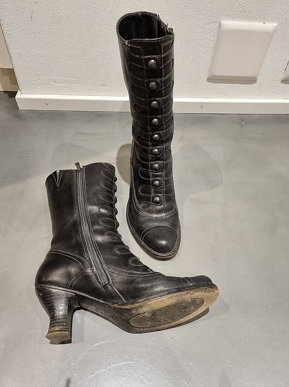 Neosens Scarpe da donna: Echtleder Stiefel Gr. 40 – Usato da Hemmental venduto da Nyha