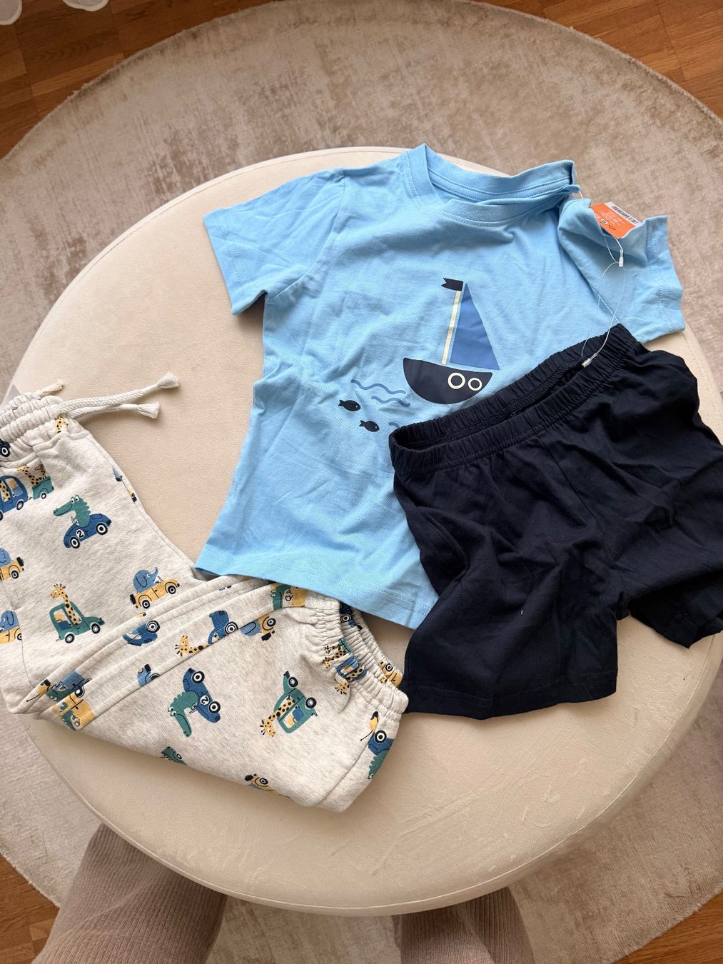 Kleiderpakete & -sets: NEU Kinderkleidung Packet 98/104 – Neu und originalverpackt aus Zug von ang_9cl8 5