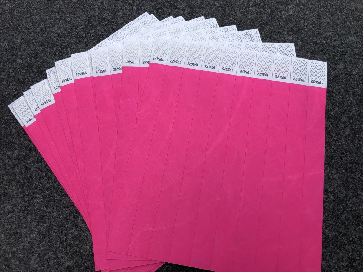 Sticker: 100 Kontrollbänder Tyvek pink – Nuovo (secondo la descrizione) da Grenchen venduto da nethy