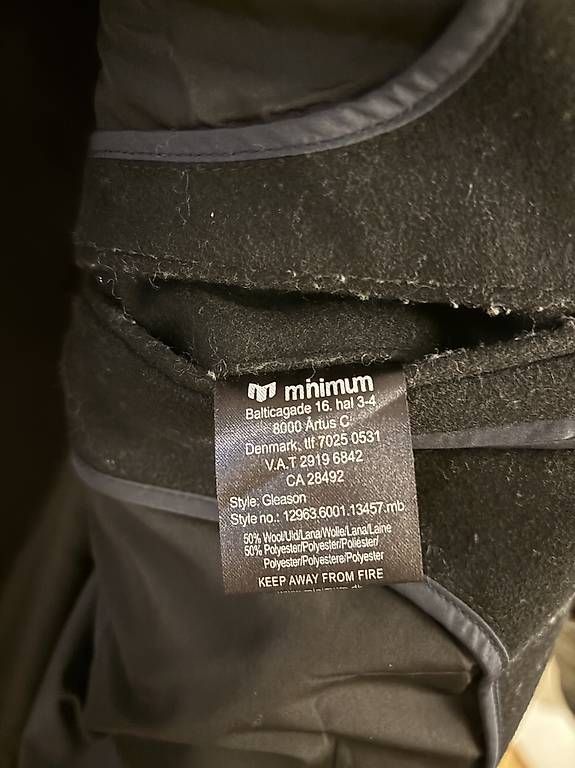 Mäntel: Minimum Mantel – Gebraucht aus Ennetbaden von julija. 2