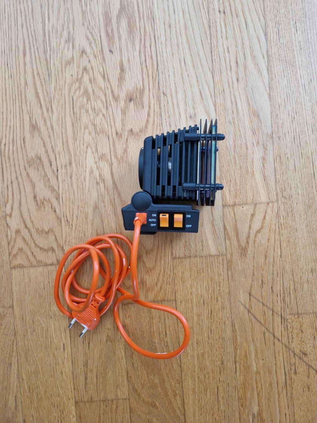 Lampade: UNOMAT LX801 Auto Compact Video Safety Light – Usato da Schaffhausen venduto da tdd_yds8 1
