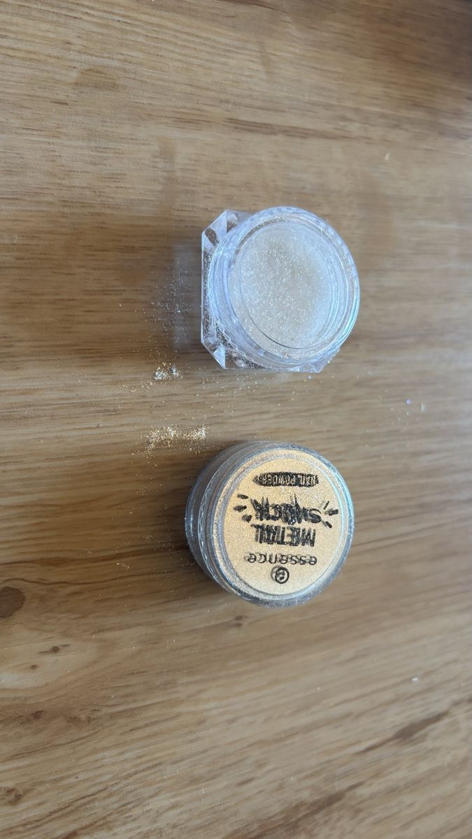 Smalto per unghie: Set: Nageldesign (Stempel und Glitzerpulver) – Usato da Roggwil BE venduto da R.. 7