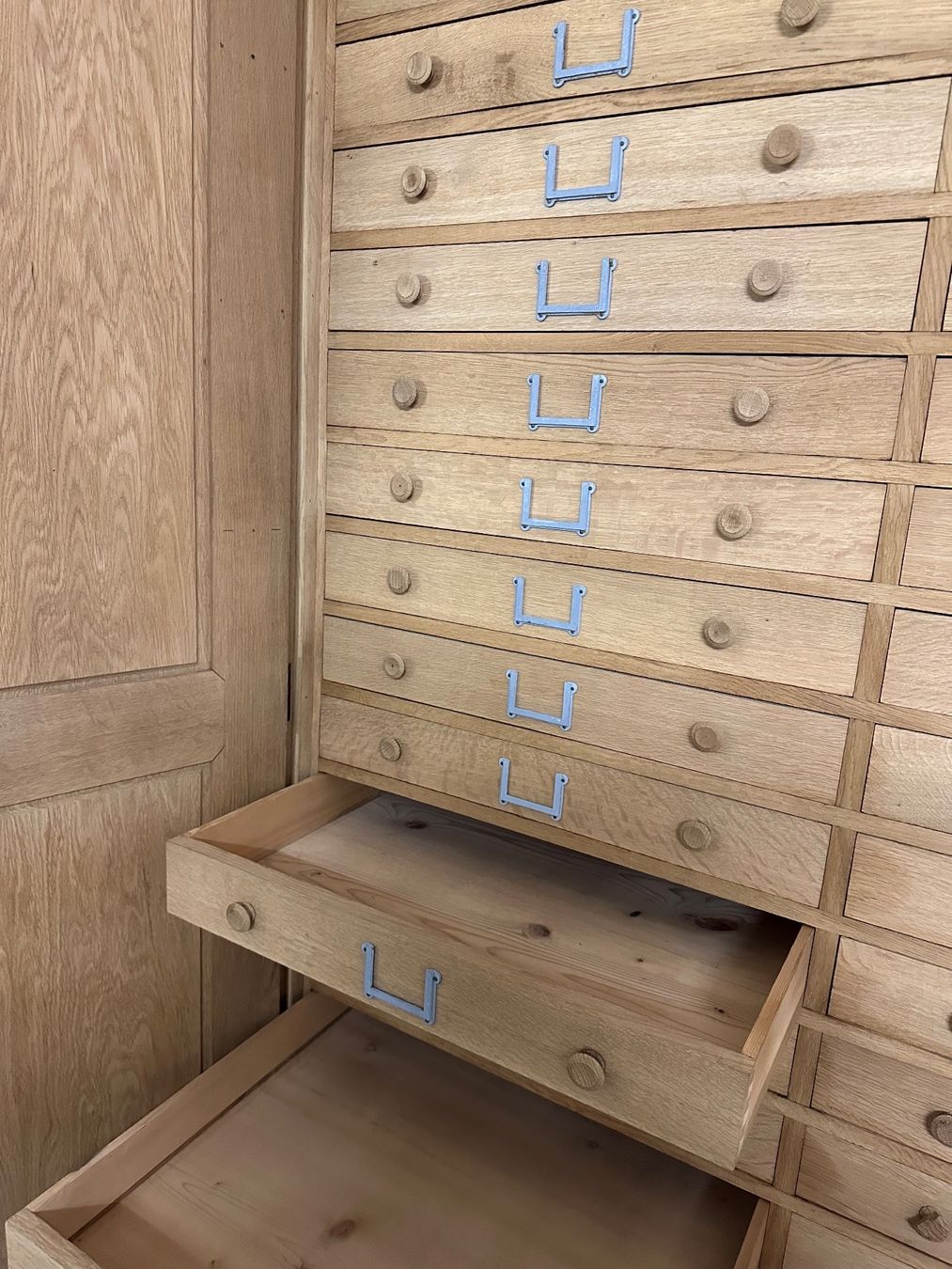 Armadi: Apothekerschrank restauriert Eiche natur – Usato da Birrwil venduto da Rothys72 3