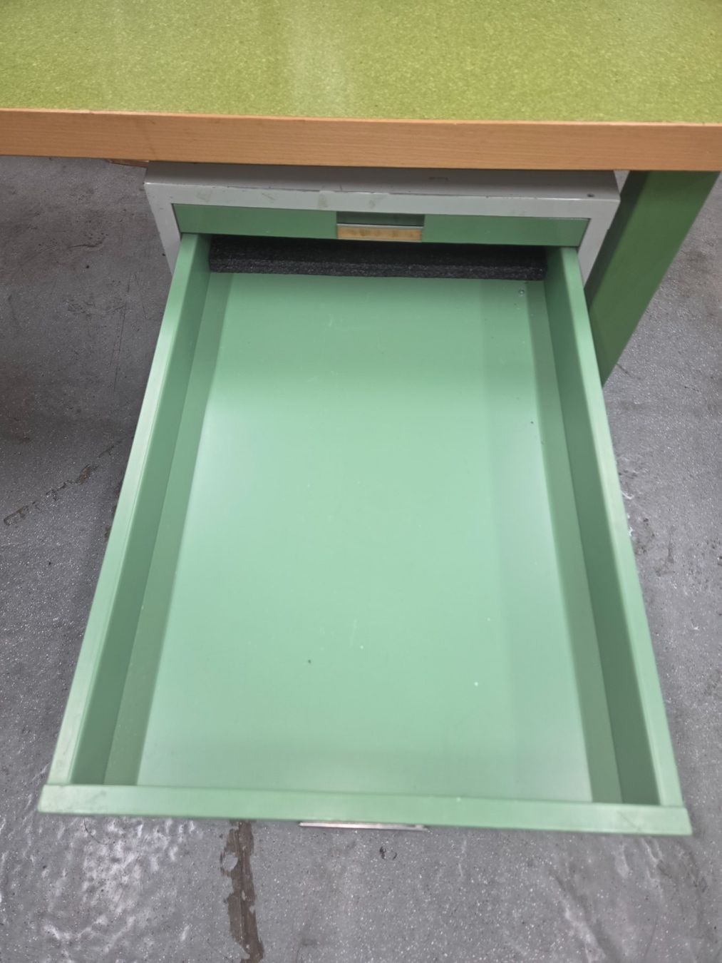 Banchi da lavoro: Werkbank mit Schublade – Usato da Fischbach-Göslikon venduto da 5620BremgartenAG 6