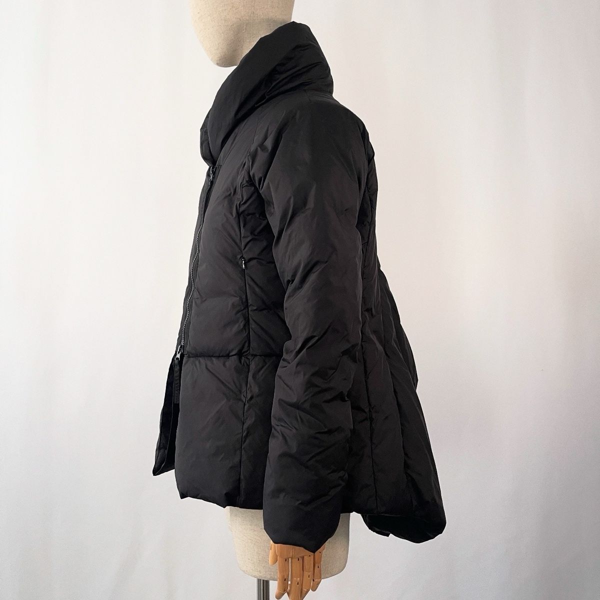 Rundholz Giacche: RUNDHOLZ Down Jacket – Nuovo (secondo la descrizione) da Emmen venduto da Avviivva_Com2023 1