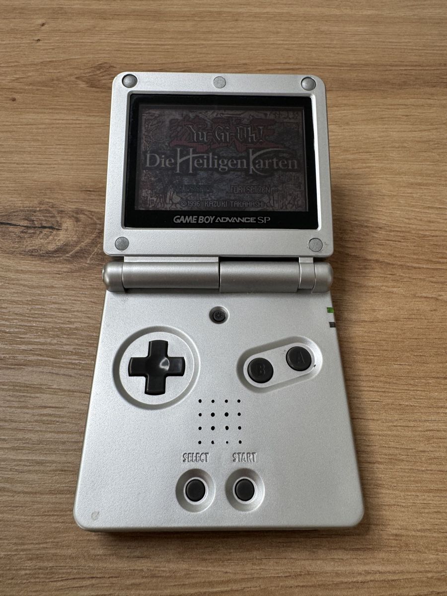 Nintendo Console: Game Boy Advance SP Silber - Reshell – Usato da Biberist venduto da etesummer